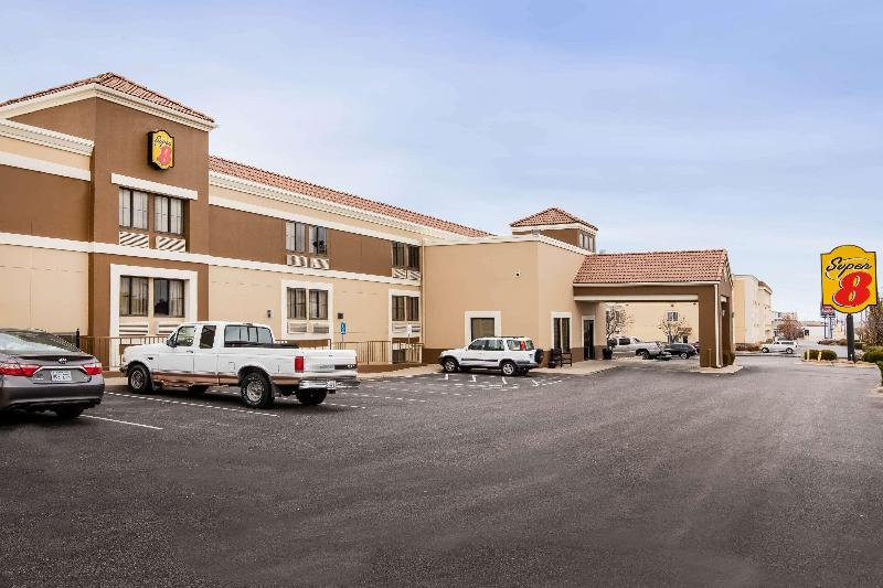 هتل Spark By Hilton Wichita East