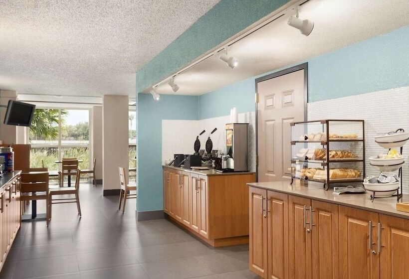 هتل The Palms Inn & Suites Miami, Kendall, Fl