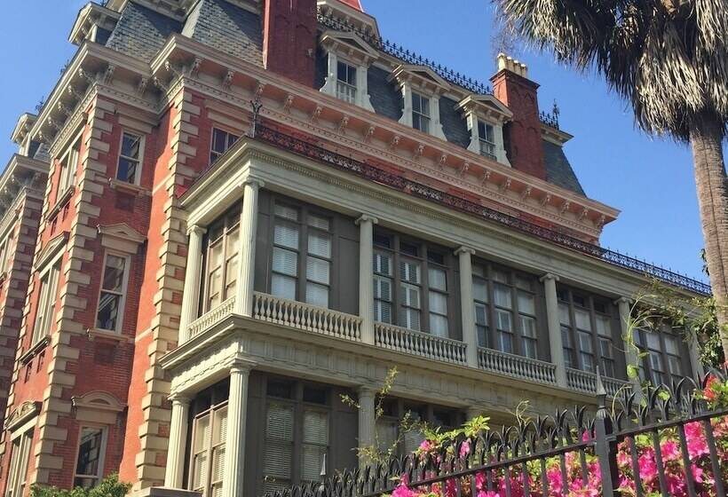 هتل Wentworth Mansion