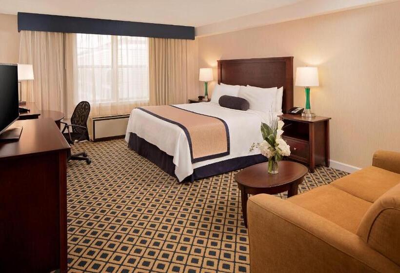 Отель Westford Regency Inn & Conference Center