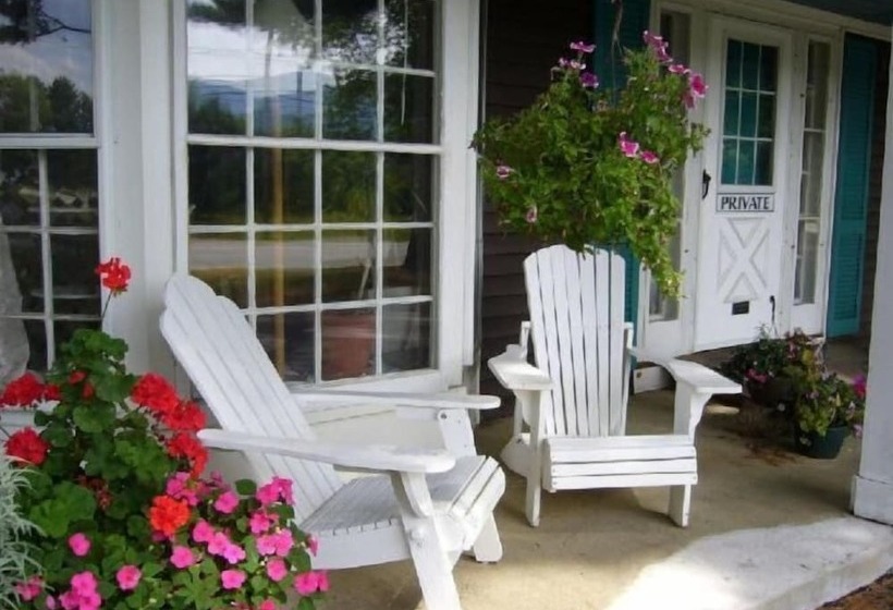 White Trellis Motel
