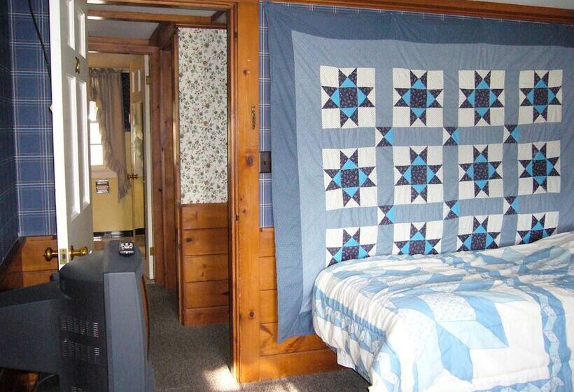 White Trellis Motel
