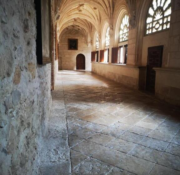 فندق Hospedería Monasterio De La Vid