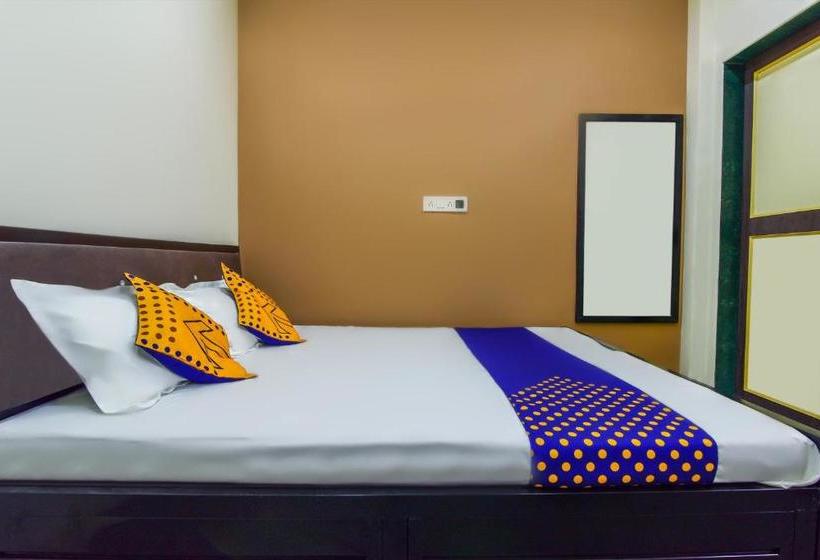 فندق Spot On 69370 Pratik Lodging