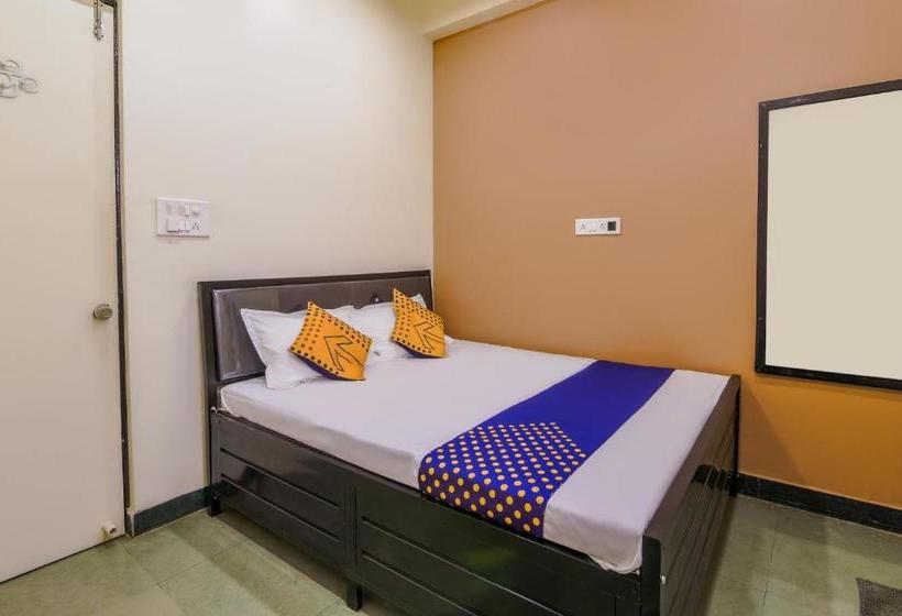 فندق Spot On 69370 Pratik Lodging