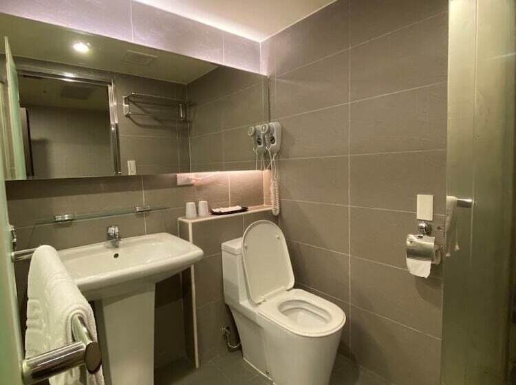 هاستل Crystal City