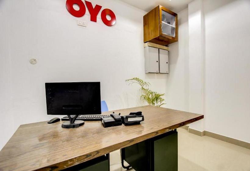 בית מלון כפרי Oyo 69625 Mayuraa Residency
