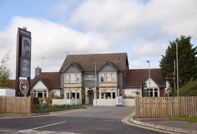 בית מלון כפרי The Churchill By Greene King Inns
