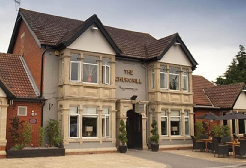 בית מלון כפרי The Churchill By Greene King Inns