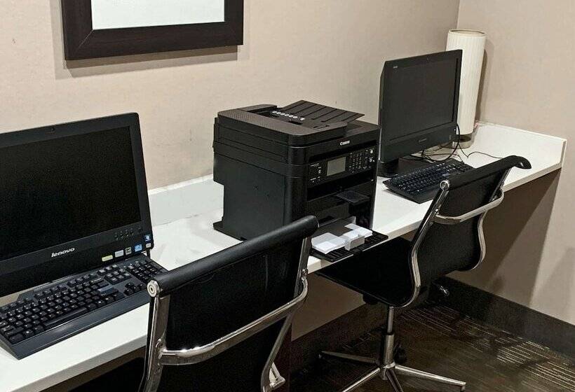 فندق Comfort Inn & Suites Columbus North