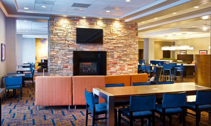 هتل Courtyard By Marriott Boston Billerica Bedford