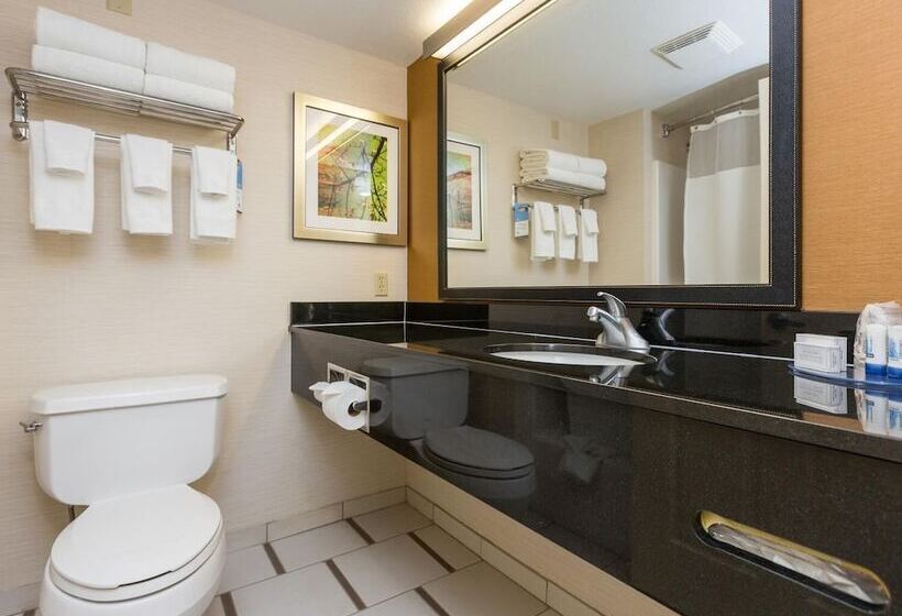 هتل Fairfield Inn & Suites Des Moines West