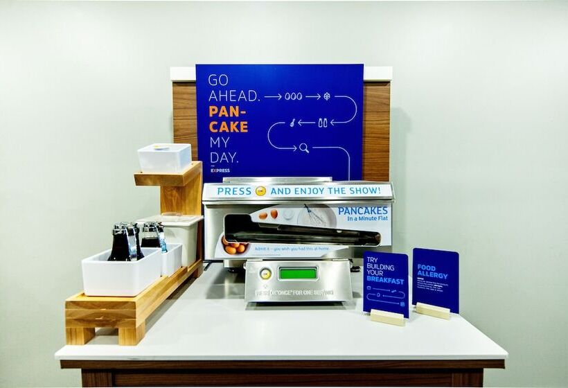 Holiday Inn Express Hotel & Suites Nashville Brentwood 65s