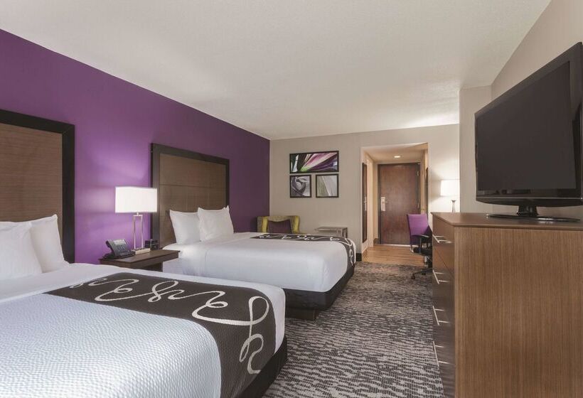 هتل La Quinta By Wyndham Columbus North
