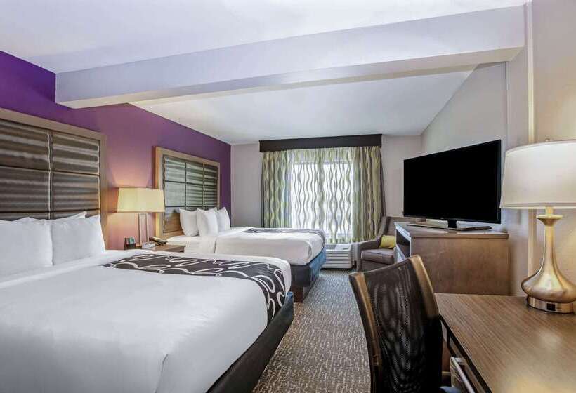 هتل La Quinta By Wyndham Kearney