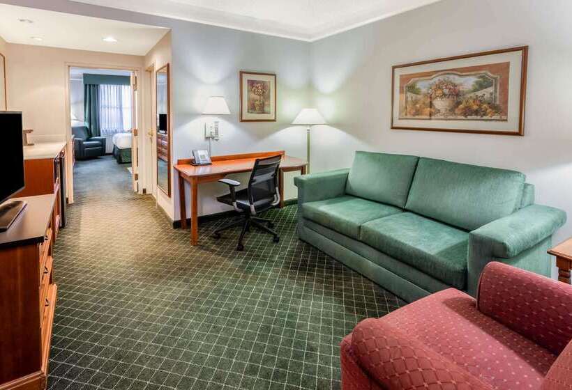 هتل La Quinta By Wyndham Madison American Center