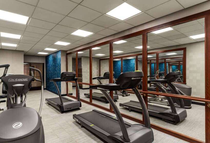 هتل La Quinta By Wyndham Madison American Center