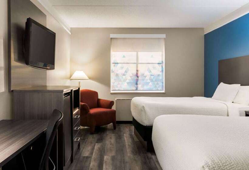 هتل La Quinta By Wyndham Madison American Center