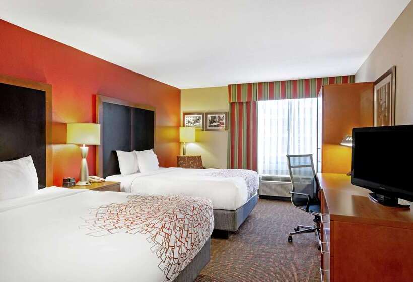 هتل La Quinta By Wyndham Williamsburg Historic Area