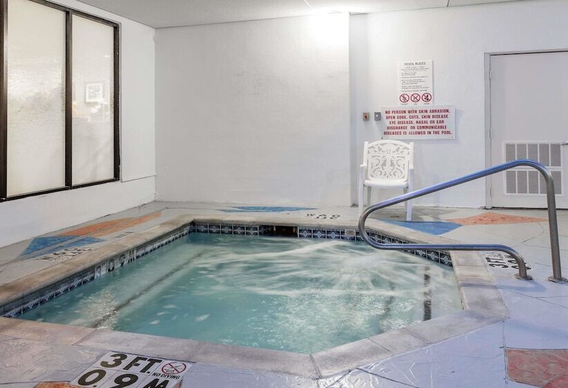 هتل Wingate By Wyndham Dallas Love Field