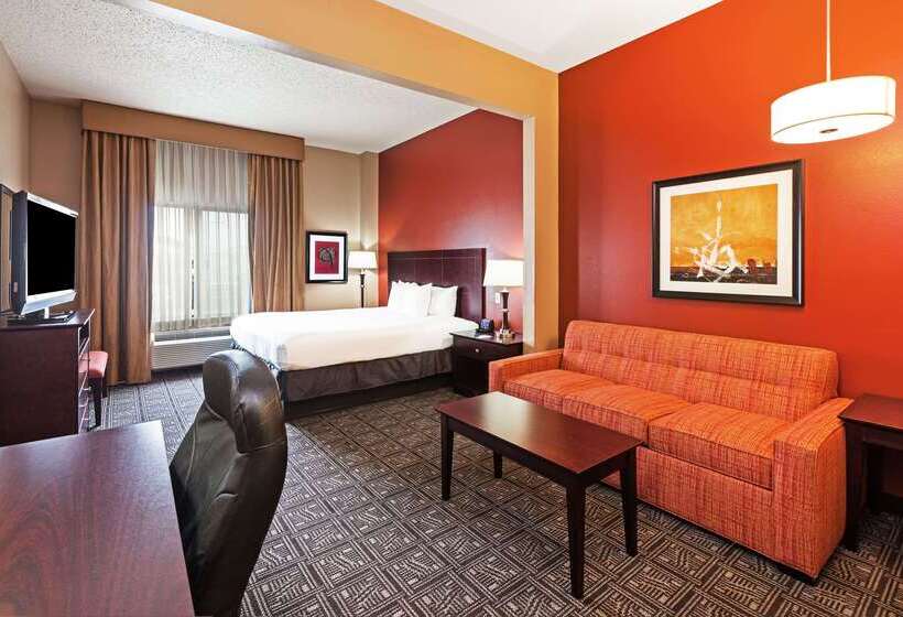هتل Comfort Inn & Suites Irving Las Colinas Dfw