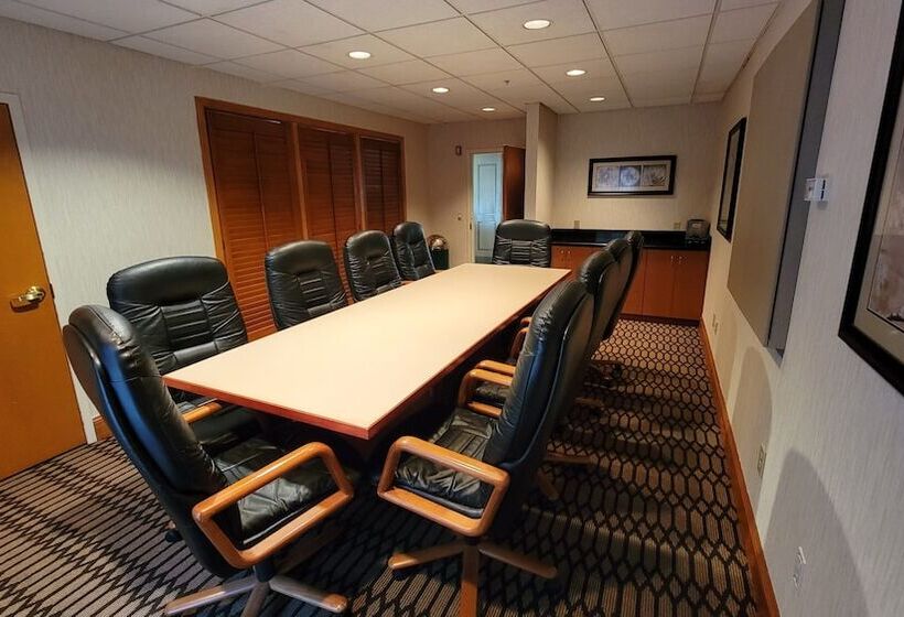 فندق Independent Sphc Cross Creek Inn & Suites