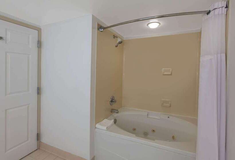 هتل Wingate By Wyndham Oklahoma City Airport