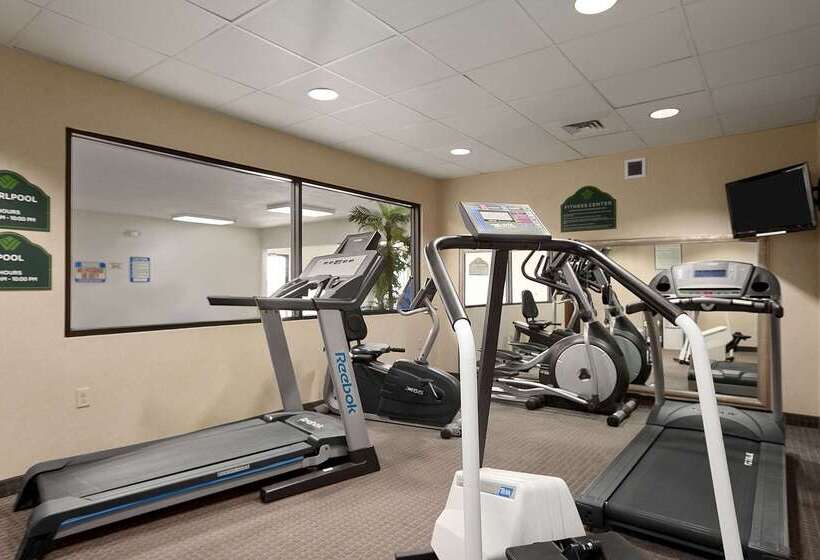 هتل Wingate By Wyndham Pueblo