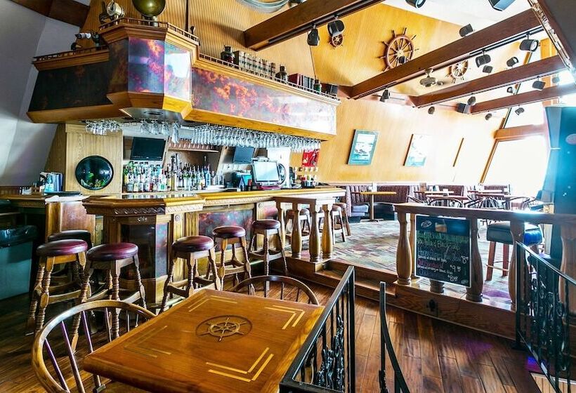 فندق Wrangler Inn