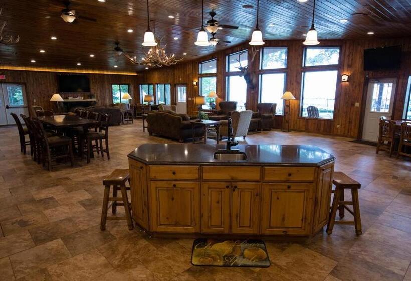 فندق Lewis & Clark Resort