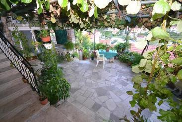 Apartments Gorana