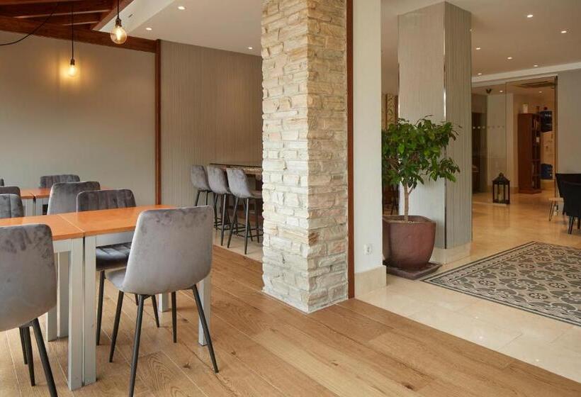 ホテル Iriguibel Huarte Pamplona