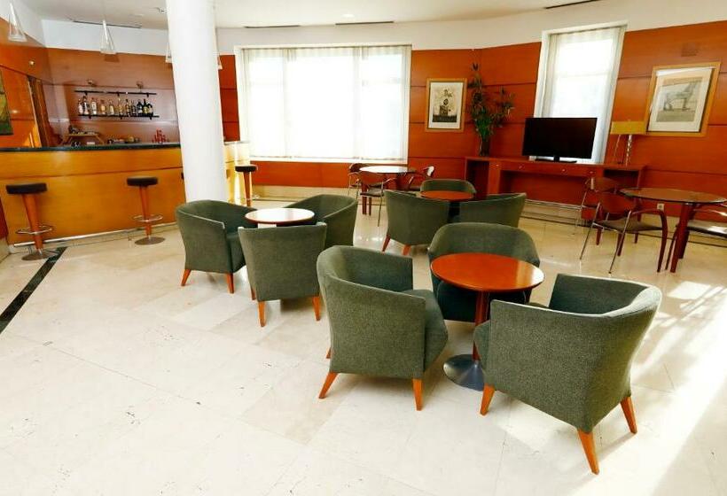 هتل Travelodge Madrid Coslada Airport