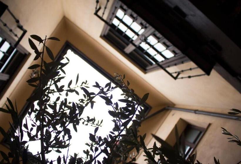 Quartier Leon Hostel Barrio Húmedo