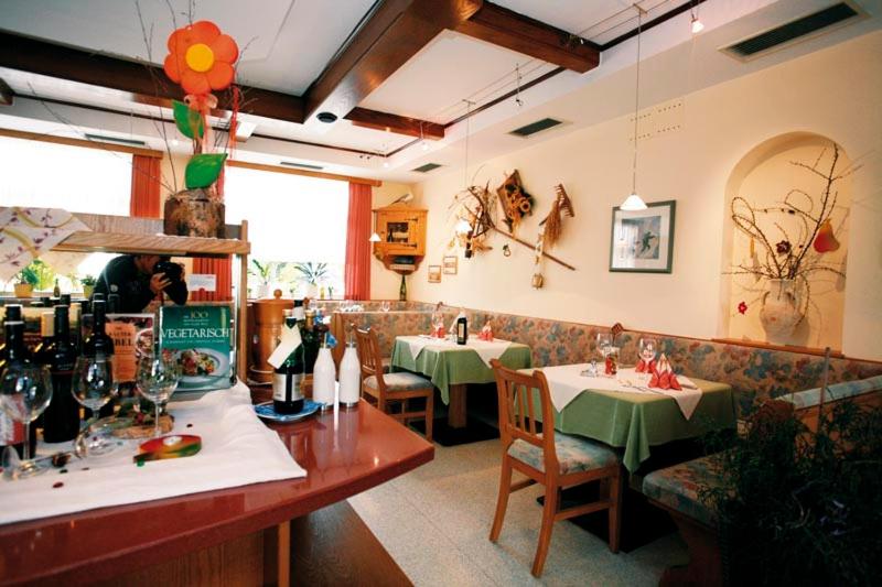 تختخواب و صبحانه Landgasthof Piroutz