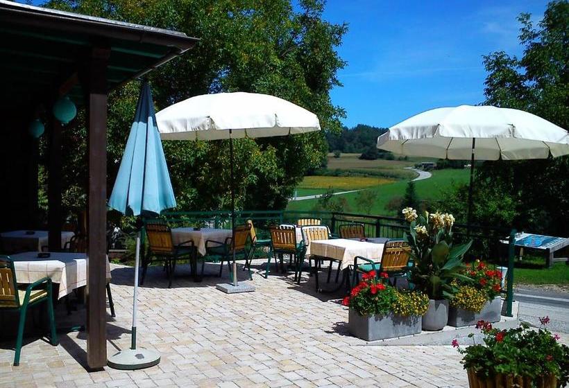 تختخواب و صبحانه Landgasthof Piroutz