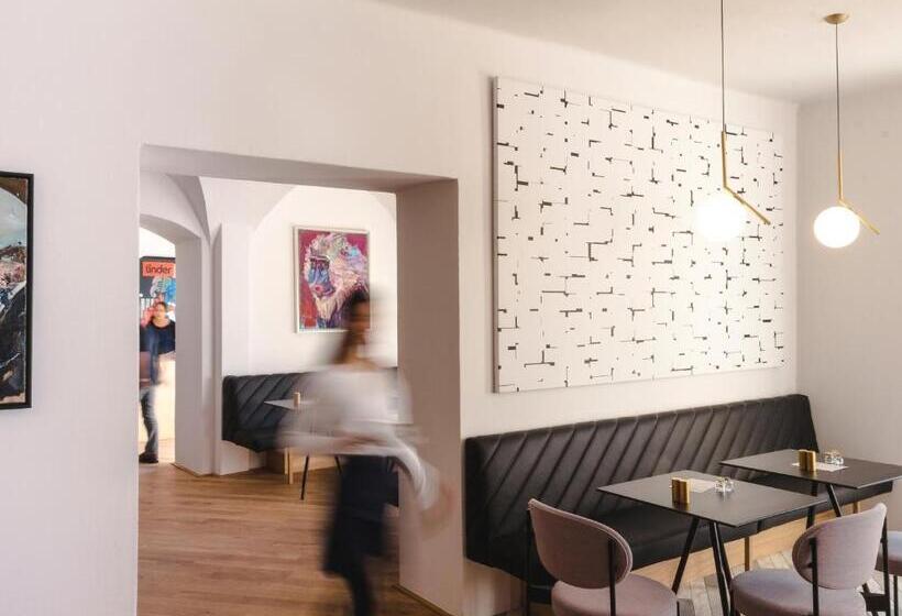 Kai 36   Hotel Zwischen Fels Und Fluss