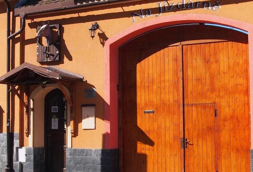 پانسیون Penzion A Restaurace Na Jízdárně