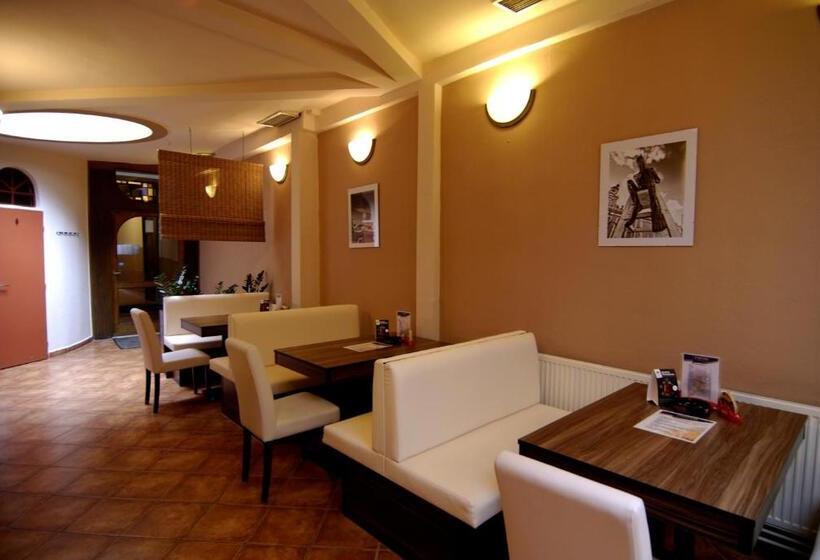 Fontana Pizzeria   Pension