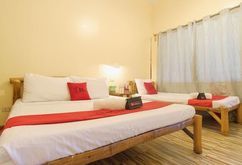 فندق Reddoorz Plus Near Vigan Convention Center