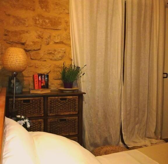 Aljama   Downtown B&b