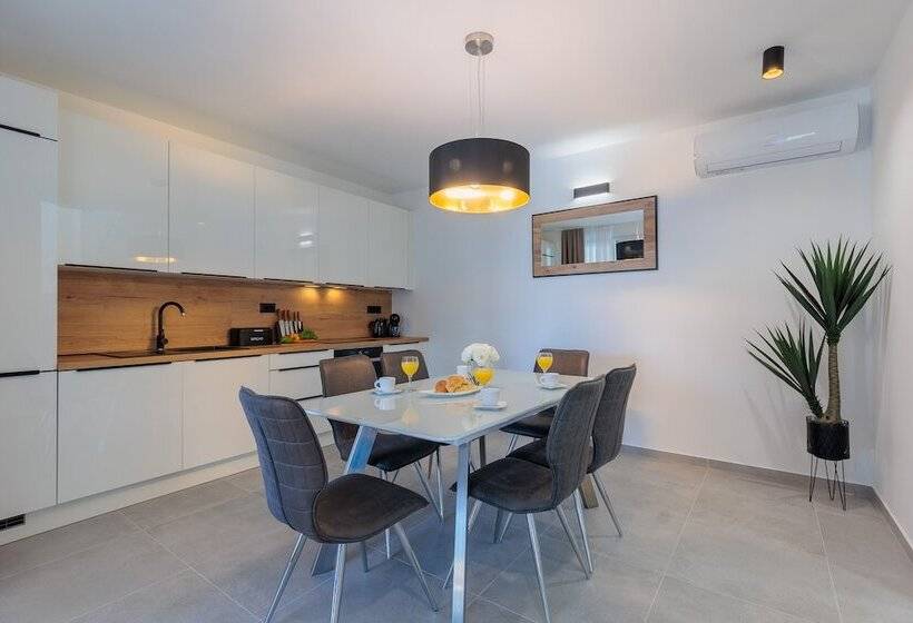 Apartment Maja