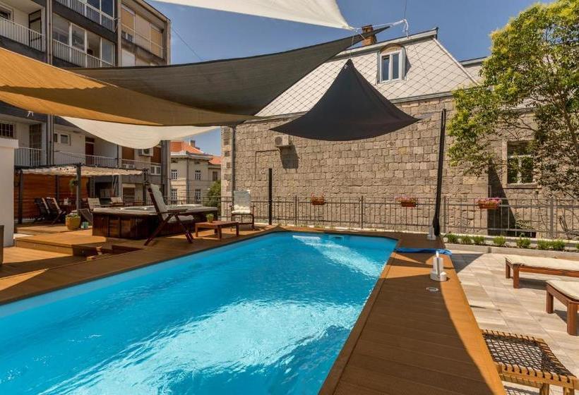 تختخواب و صبحانه Evala Luxury Rooms With Pool And Garden