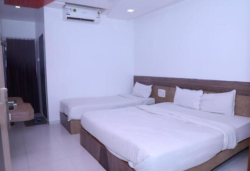 ホテル Kewal Inn
