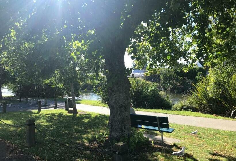 Riverwalk Apartments