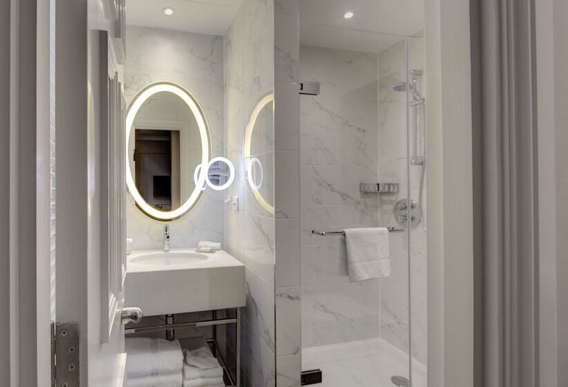 هتل Hilton London Euston