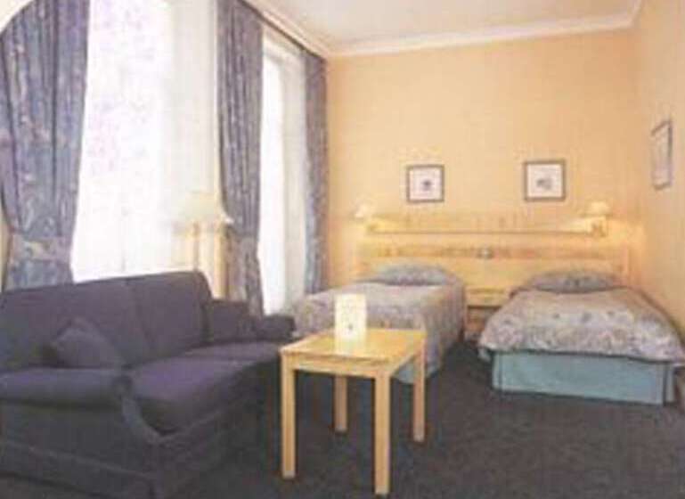 هتل Hilton London Euston