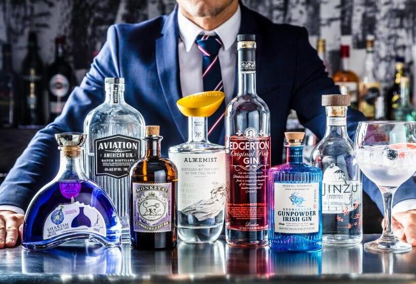 בית מלון כפרי Inn On The Square