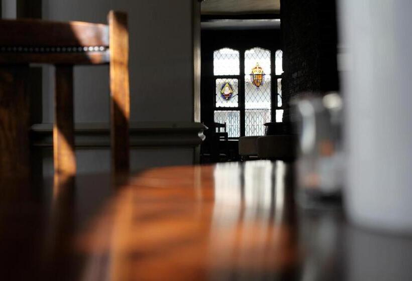 فندق Old Bull Inn