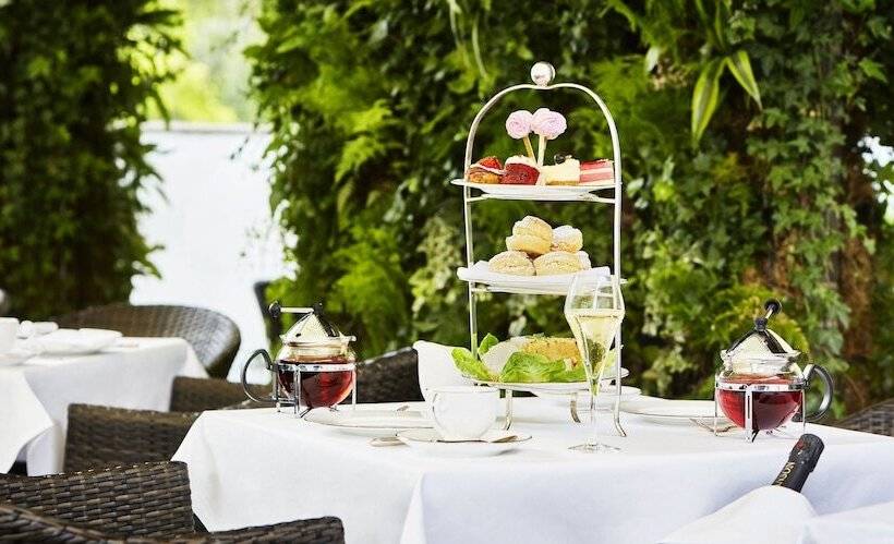 هتل The Montague On The Gardens